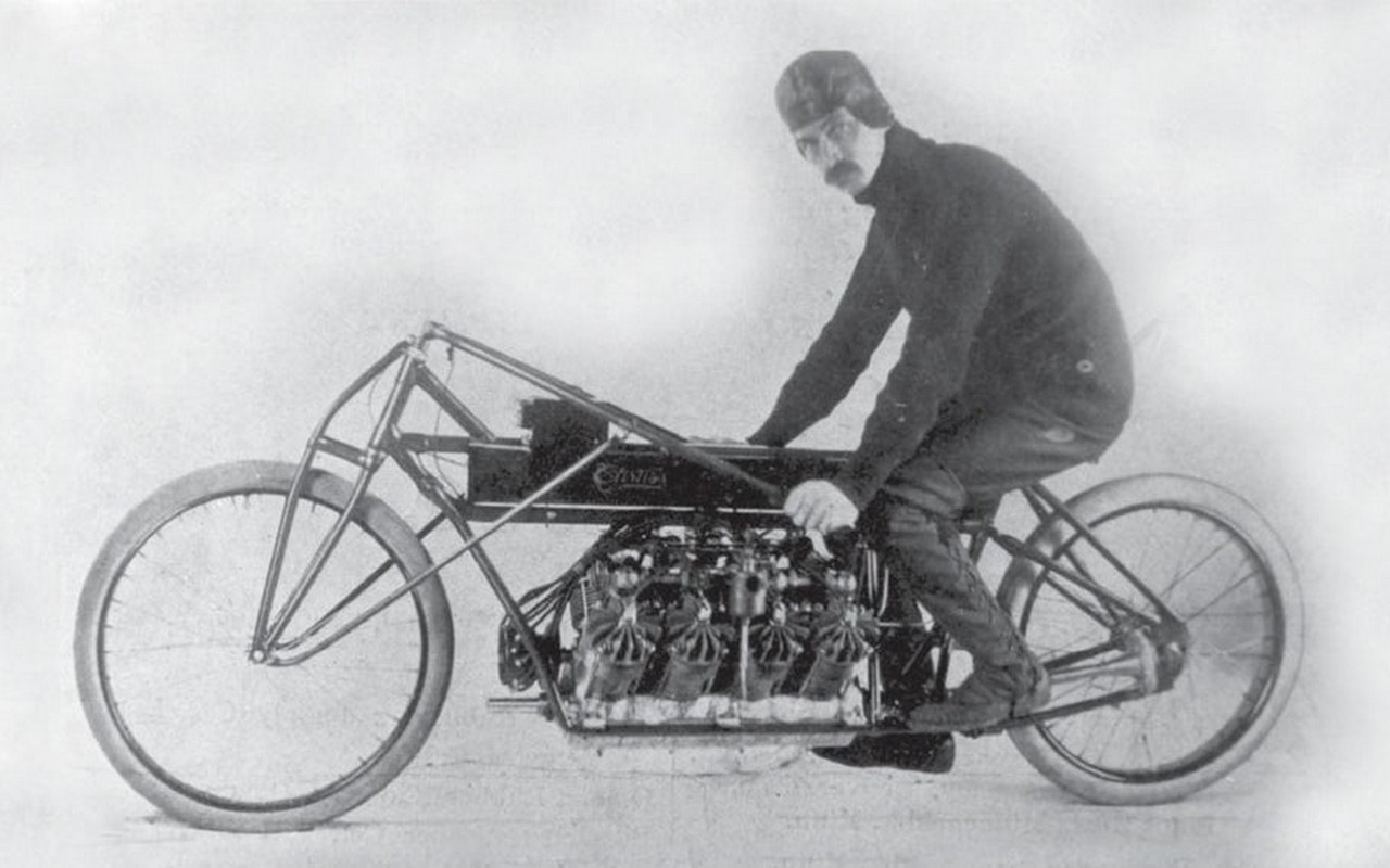 La primera moto en tener el record de velocidad en la Tierra (1)