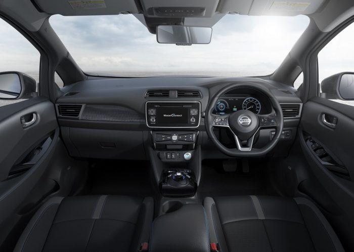 Nissan LEAF 2018 interior
