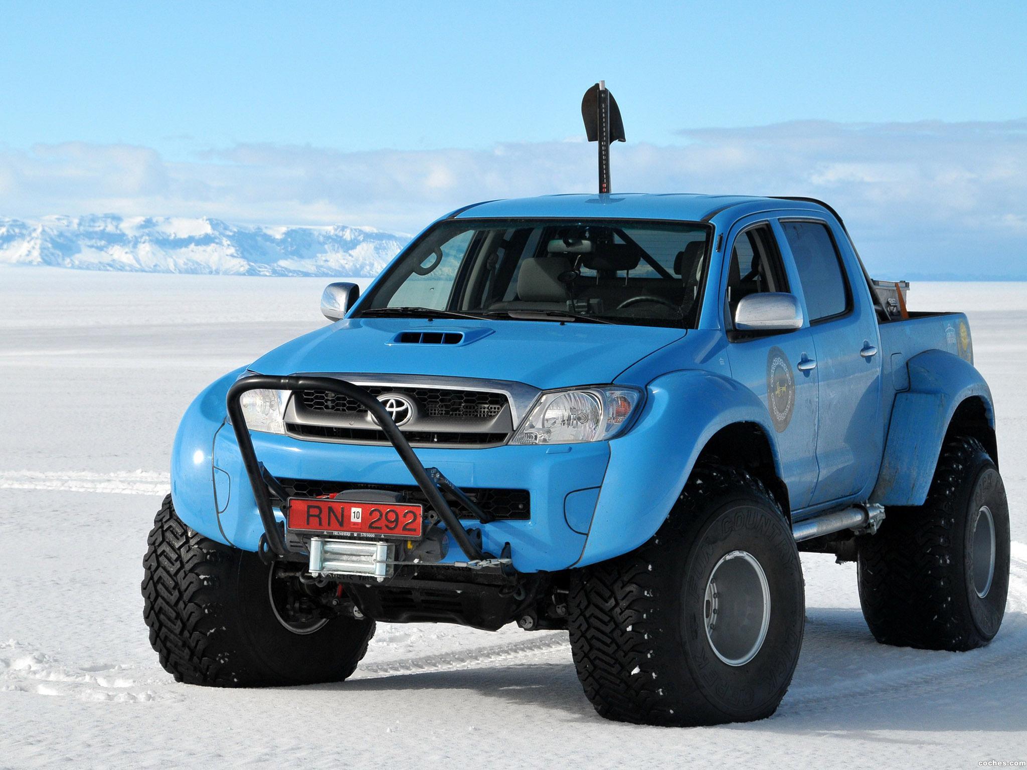 arctic-trucks_toyota-hilux-at44-kngs-south-pole-expedition-2010_r23.jpg