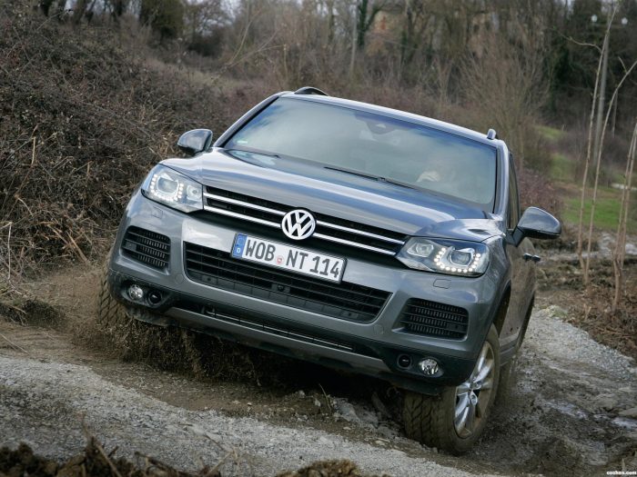 volkswagen_touareg v6 tdi terrain tech paket 2010_r7 700x525