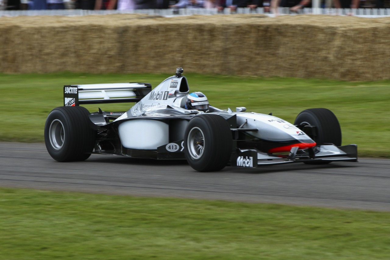 McLaren_MP4-13_at_Goodwood_FOS_2012