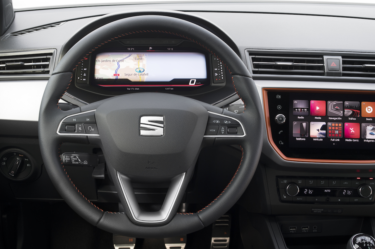 SEAT-introduces-its-Digital-Cockpit-to-the-Arona-and-Ibiza_005_HQ