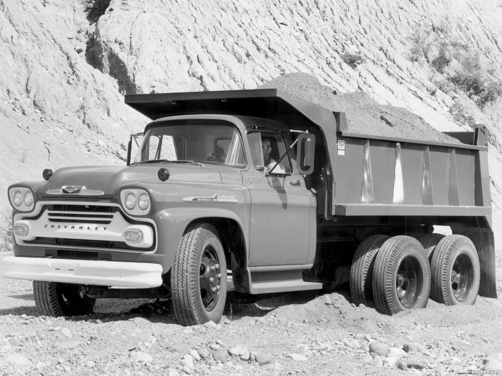 chevrolet_spartan-100-dump-truck-1958_r1.jpg