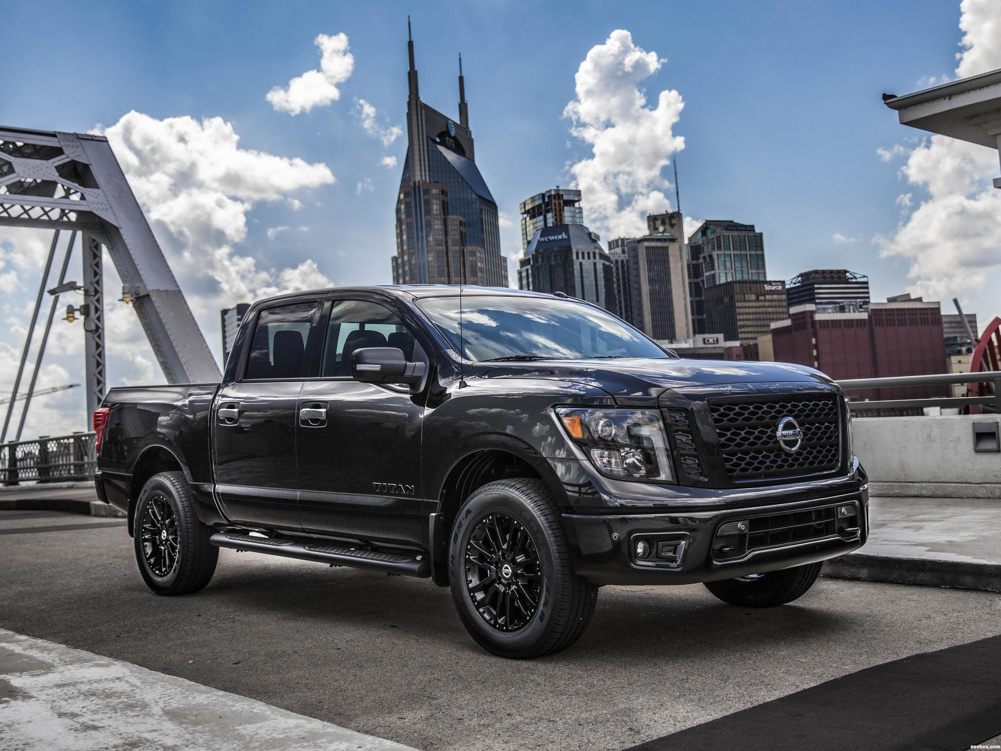 Fotos de Nissan Titan Sl Midnight Edition Crew Cab 2017