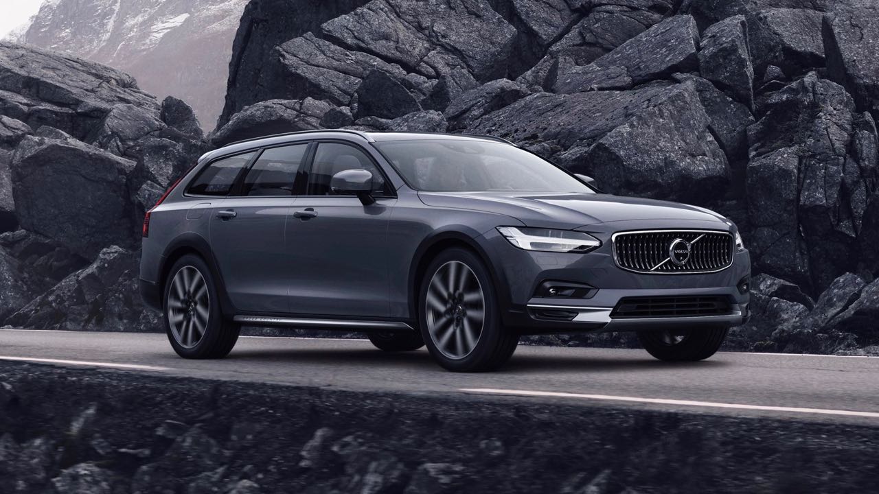 The refreshed Volvo V90 B6 AWD Cross Country