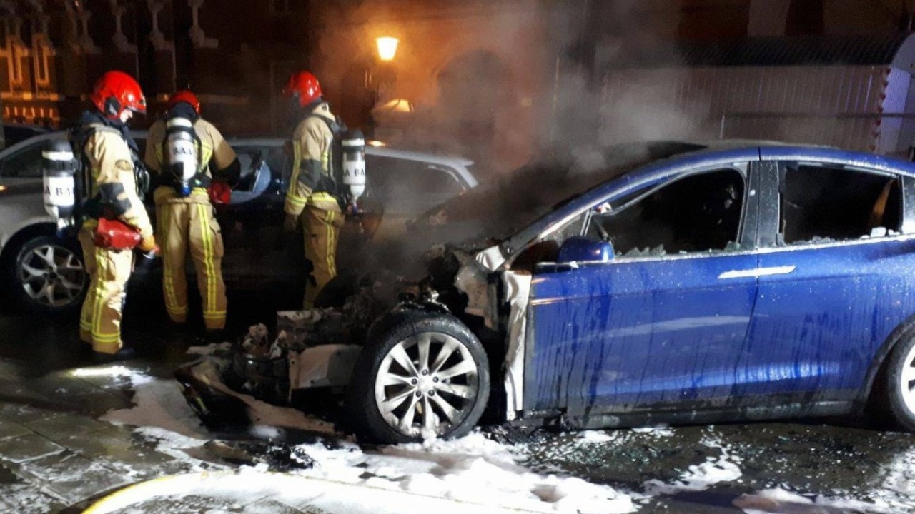 Tesla Model X Incendio