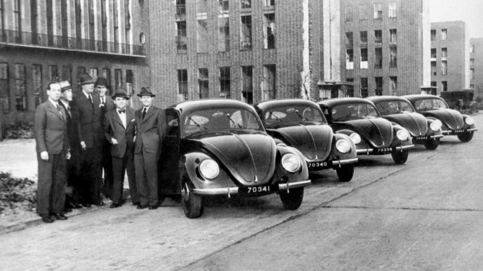 Volkswagen Tipo 1 Beetle Fabrica Wolfsburgo 1945 2