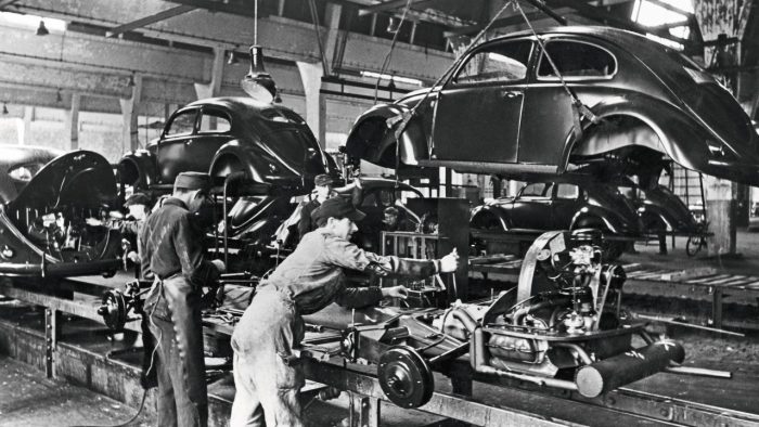 Volkswagen Tipo 1 Beetle Fabrica Wolfsburgo 1945 9