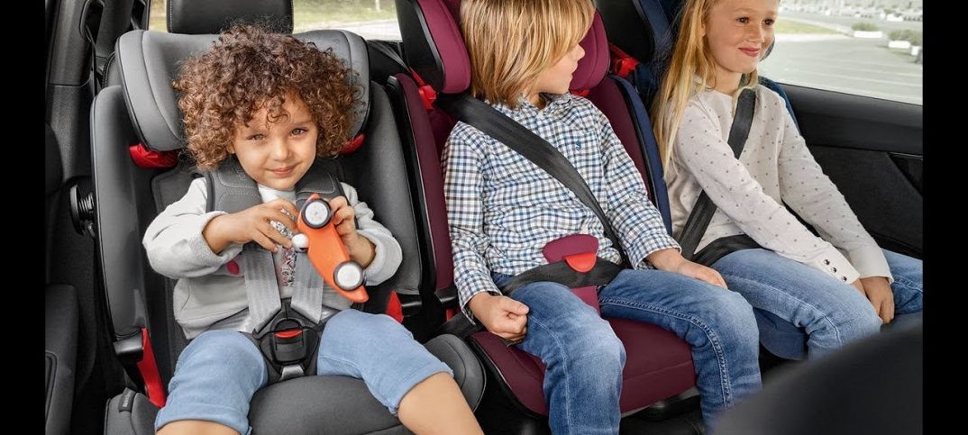 Es recomendable quitar el reposacabezas del asiento cuando se monta la  sillita del niño?