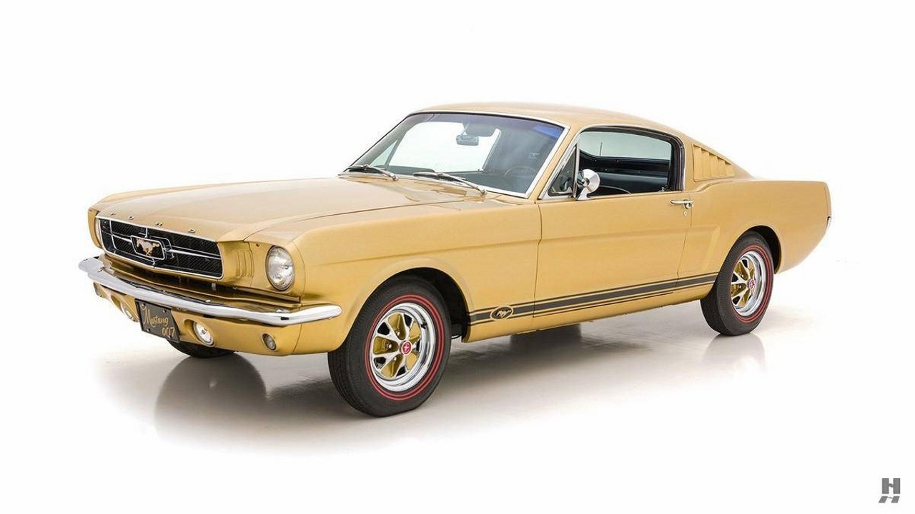 1965 Ford Mustang Fastback Goldfinger (1)