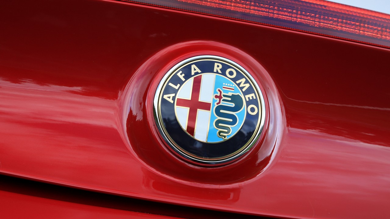 Alfa Romeo 4C Spider &#8211; Logotipo