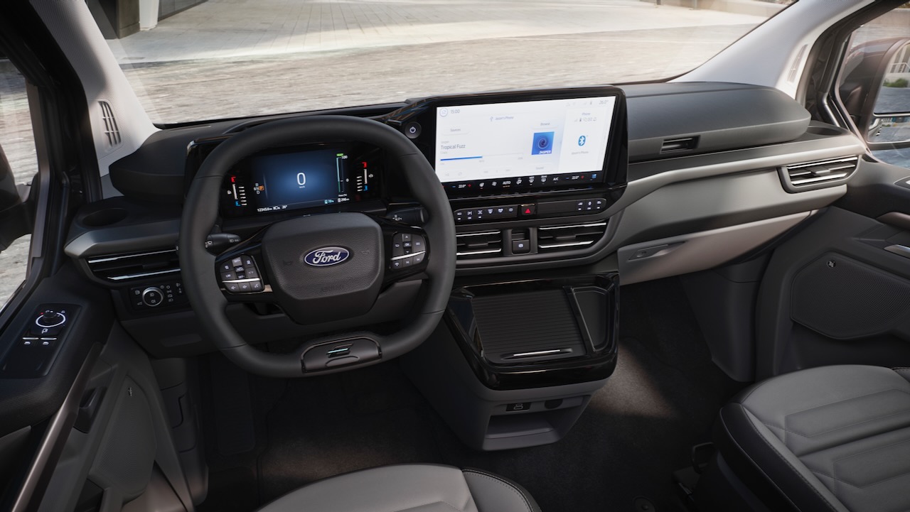 Ford E-Tourneo Custom 2023: electricidad para el transporte de pasajeros