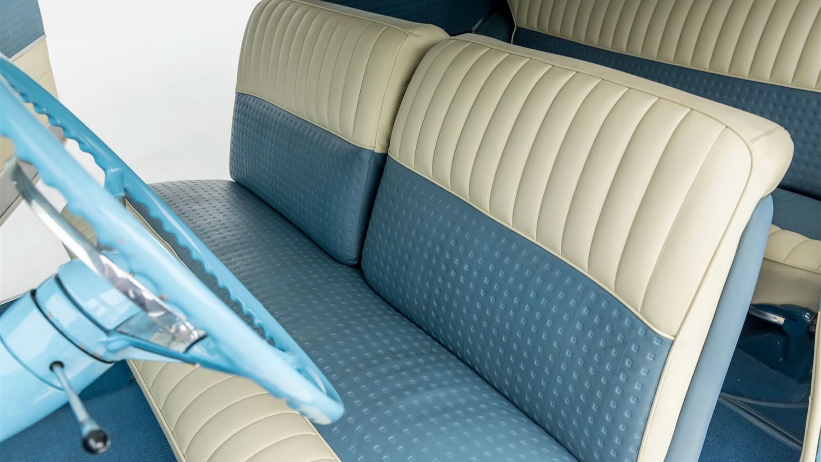 Chevrolet-Bel-Air-Nomad-1955-interior-1.