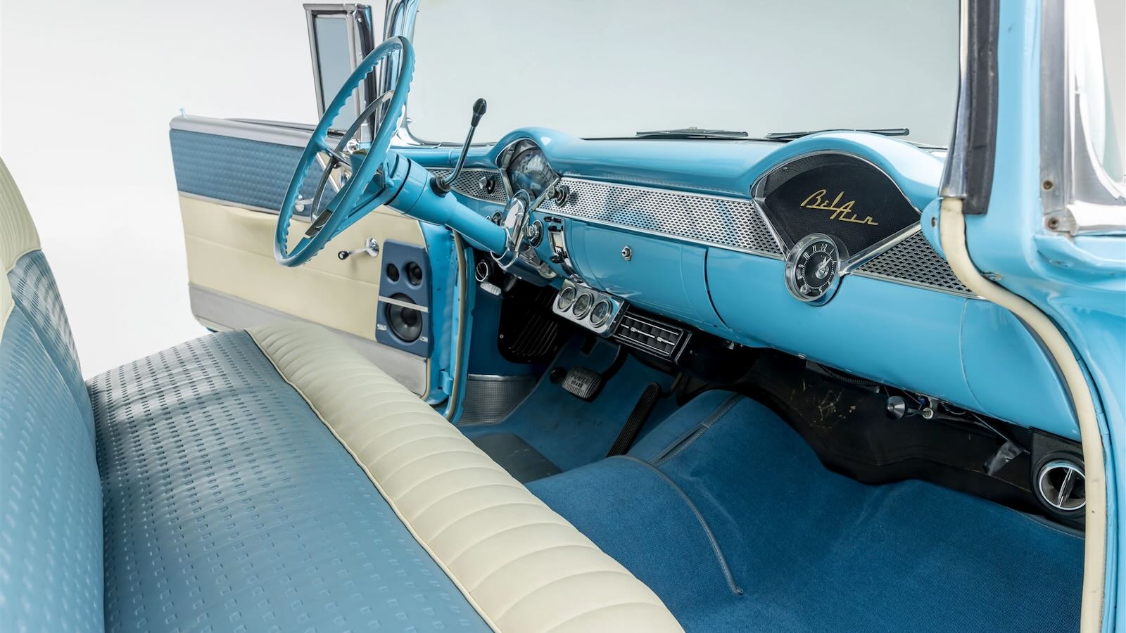 Chevrolet-Bel-Air-Nomad-1955-interior-10