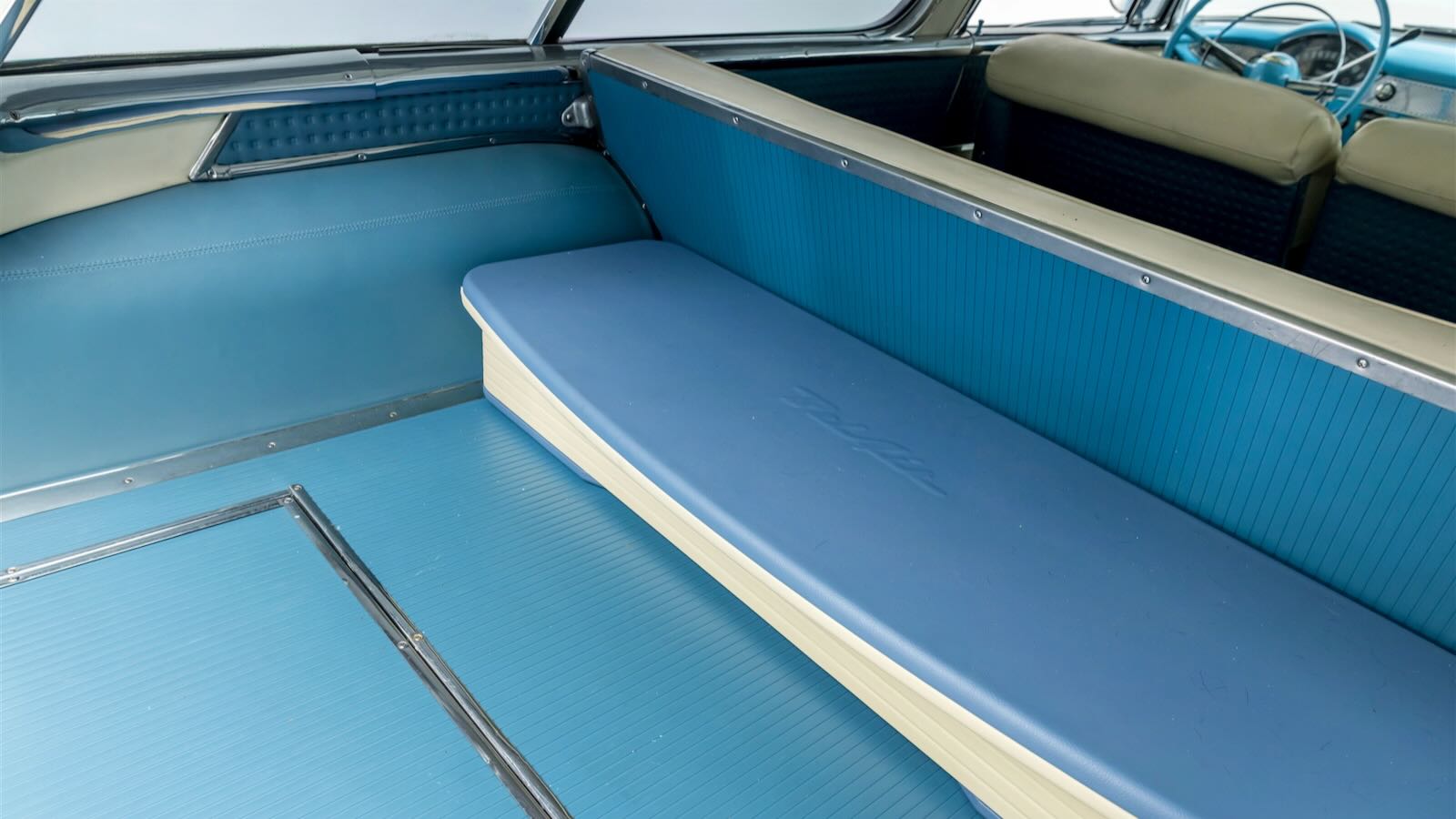 Chevrolet-Bel-Air-Nomad-1955-interior-13
