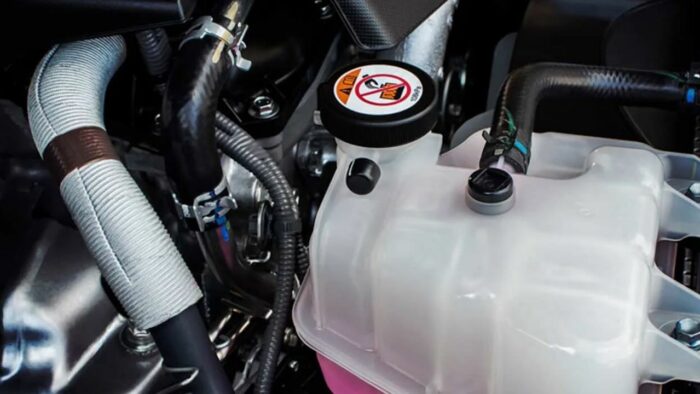 Qué es el líquido refrigerante y por qué es fundamental para nuestro coche?