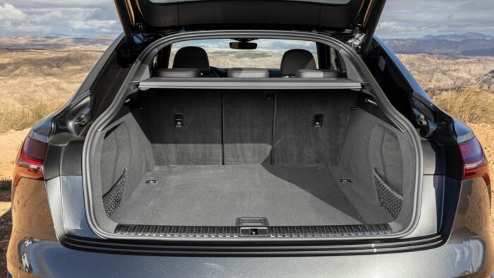Audi-Q8-Sportback-55-e-tron-pack-Black-m