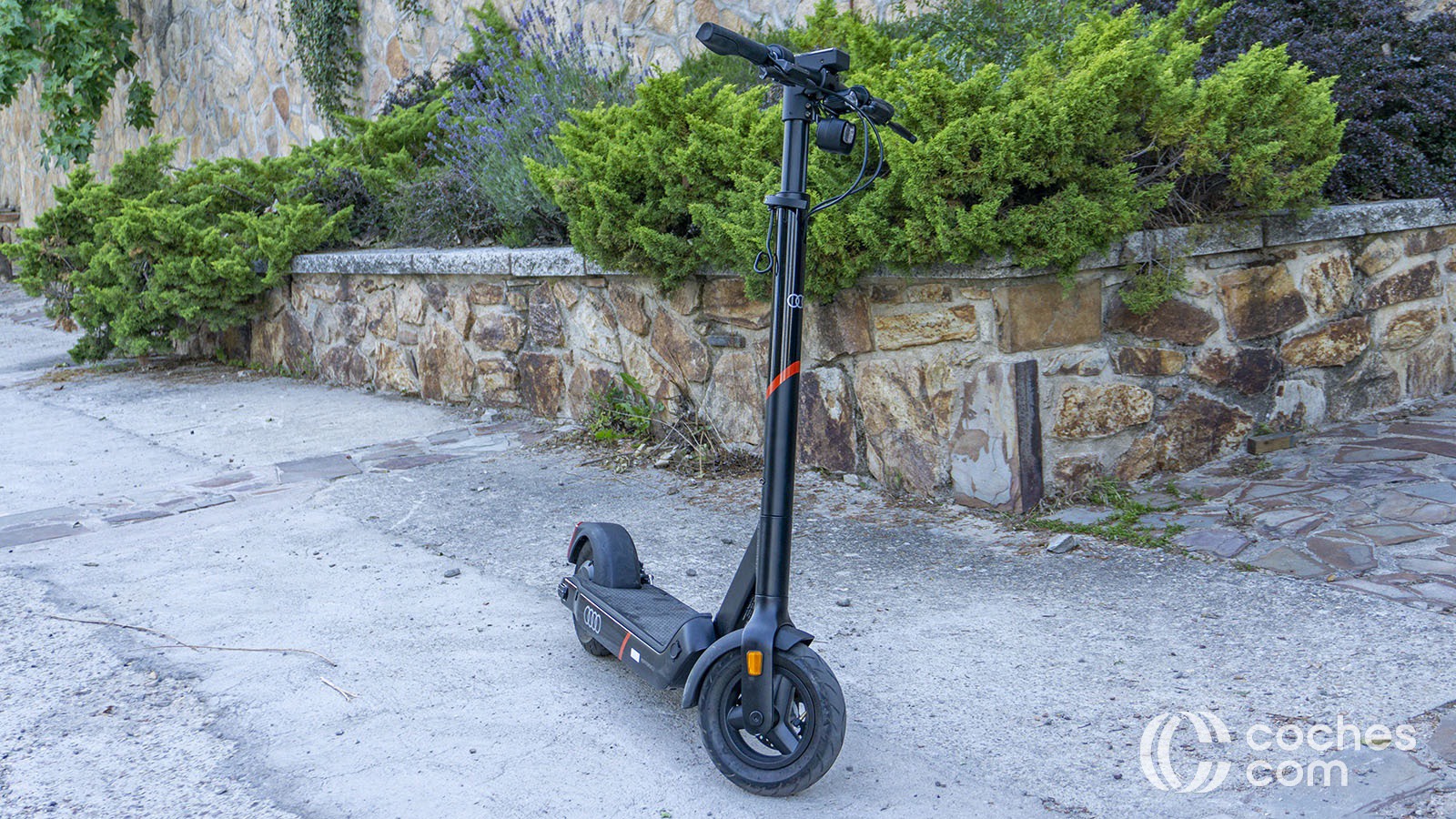 Audi electric kick scooter by Egret ¿cómo es el eléctrico más