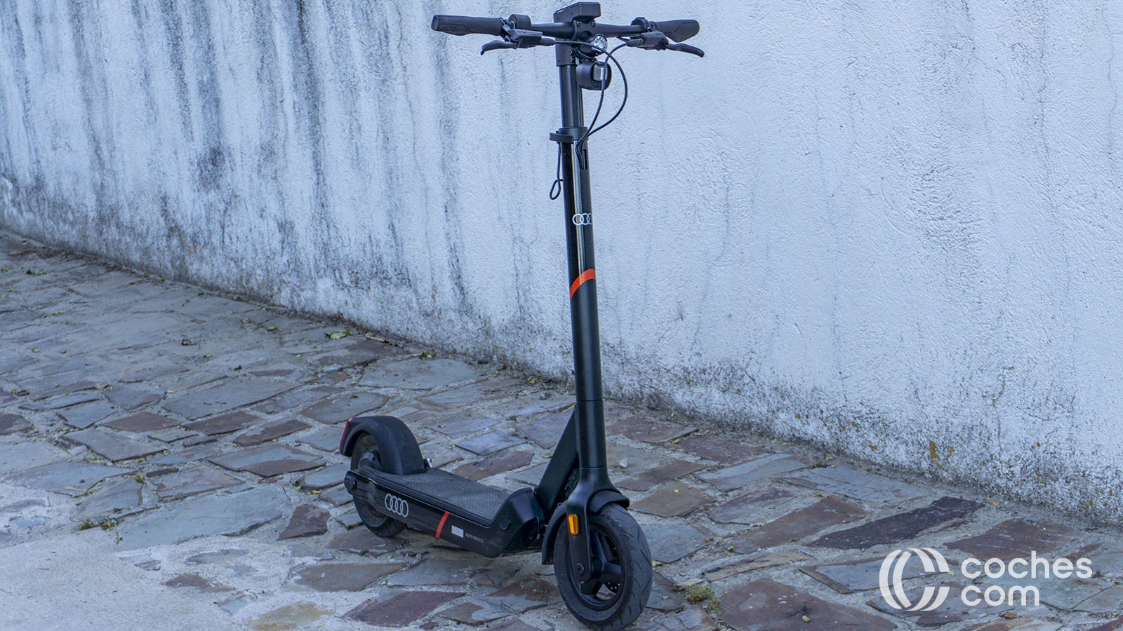Audi electric kick scooter by Egret ¿cómo es el eléctrico más