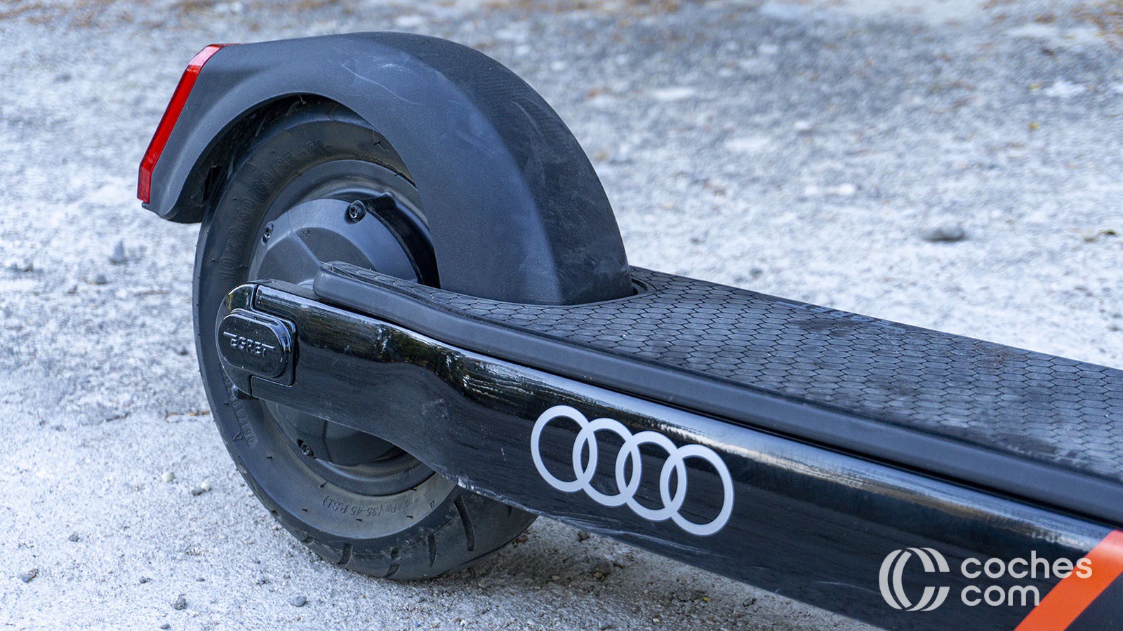 Audi electric kick scooter by Egret ¿cómo es el eléctrico más