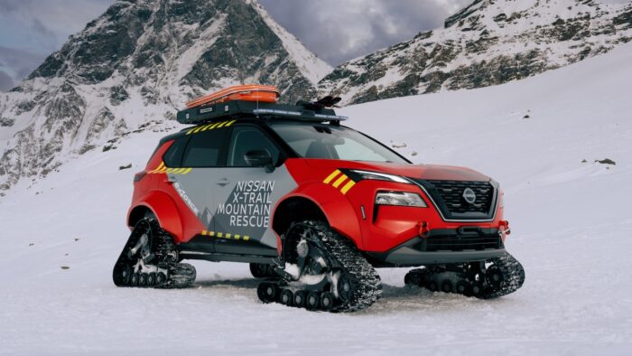 Nissan-X-Trail-Mountain-Rescue-8-700x394