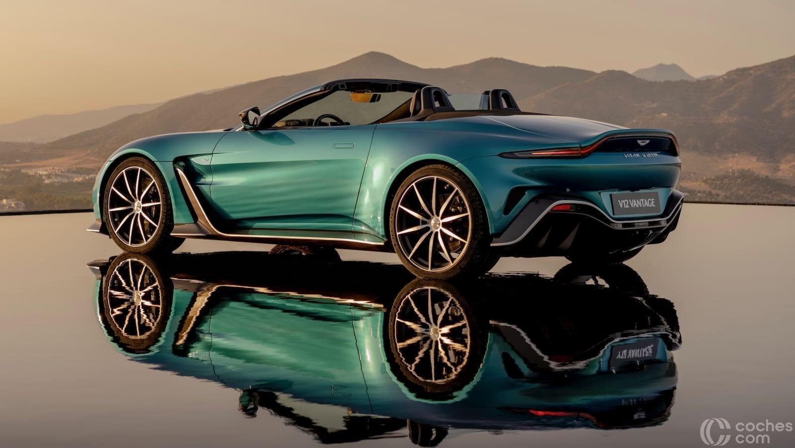 Aston Martin V12 Vantage Roadster 2022